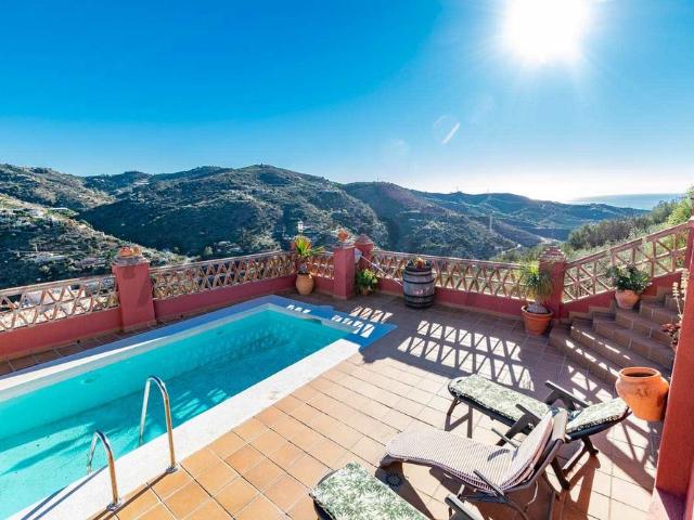 Casa en alquiler en Torrox
