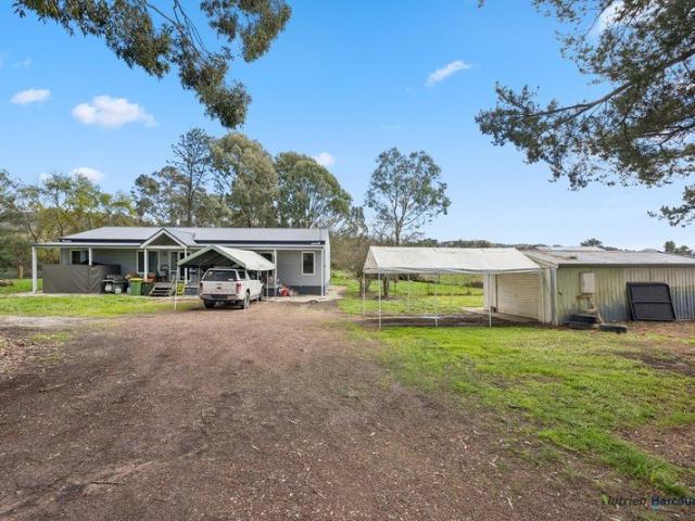 House for sale in Victoria