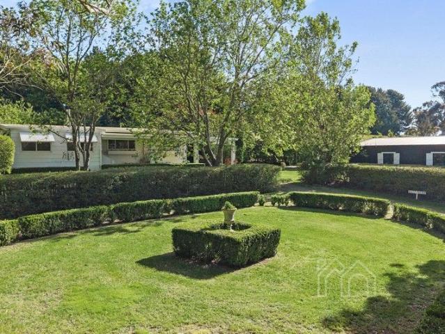 House for sale in Carlsruhe, Victoria