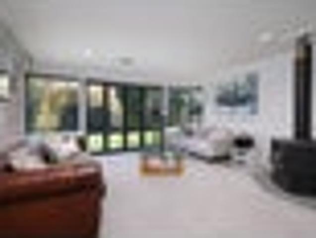 House for sale in Otakou