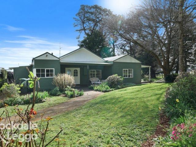 Cottage for sale in Berrys Creek, Victoria