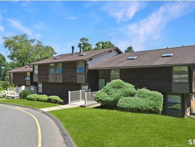 Condo for sale in Cromwell, Connecticut