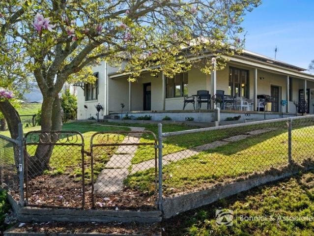 Cottage for sale in Jarvis Creek, Victoria