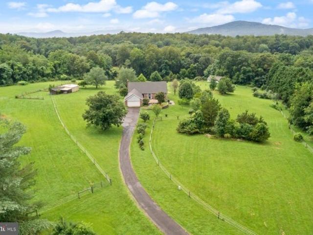 House for sale in Amissville