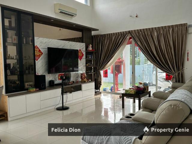 Terraced House for sale in Malaka