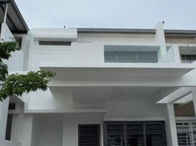 Terraced House for sale in Malaka