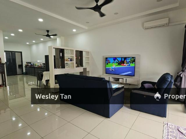 Terraced House for sale in Malaka