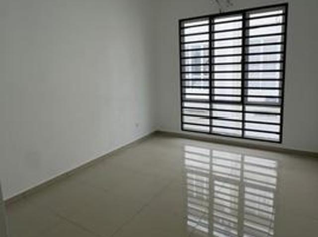 Terraced House for sale in Malaka