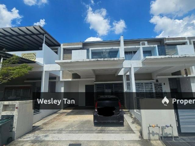 Terraced House for sale in Malaka
