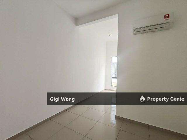 Terraced House for sale in Malaka