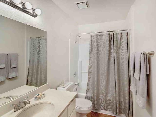 Apartment for rent in Oceanside, California