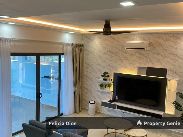 Terraced House for sale in Malaka