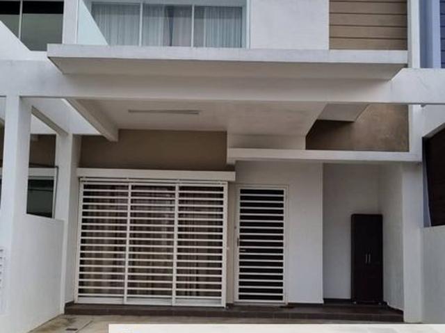 House for sale in Malaka