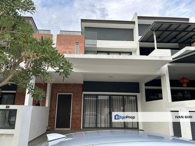 House for sale in Malaka
