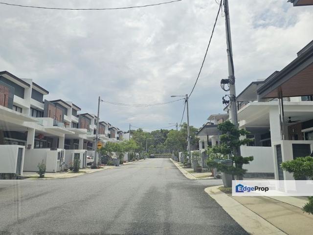 House for sale in Malaka