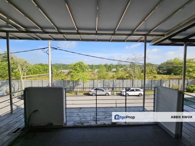 House for sale in Malaka
