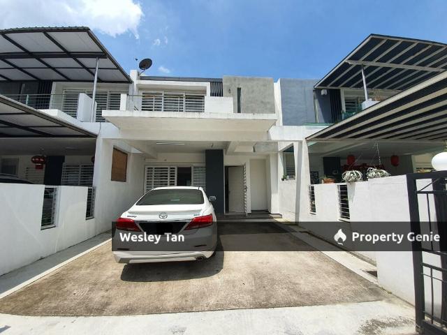 Terraced House for sale in Malaka