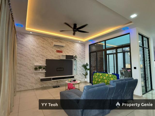 Terraced House for sale in Malaka