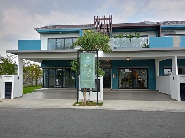 Terraced House for sale in Malaka