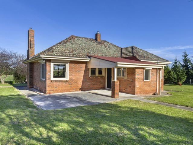 House for rent in Tuerong, Melbourne