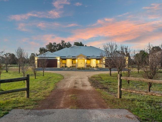 Cottage for sale in West Pinjarra, Western Australia