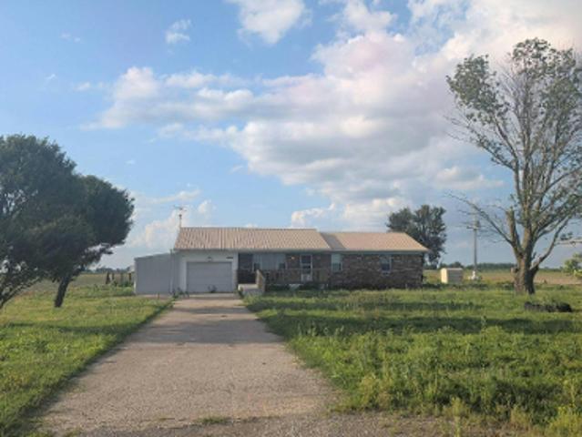 House for sale in Gideon, Missouri