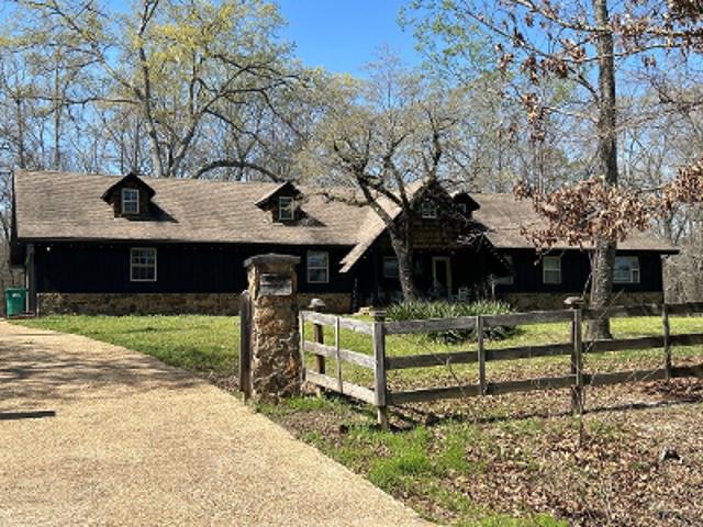 House for sale in Ark