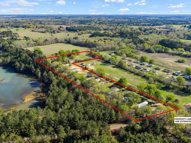 House for sale in Henderson, Texas