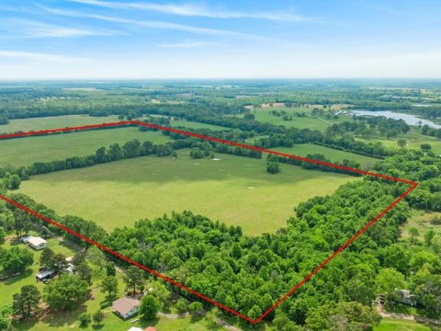 Land for sale in Bagwell, Texas