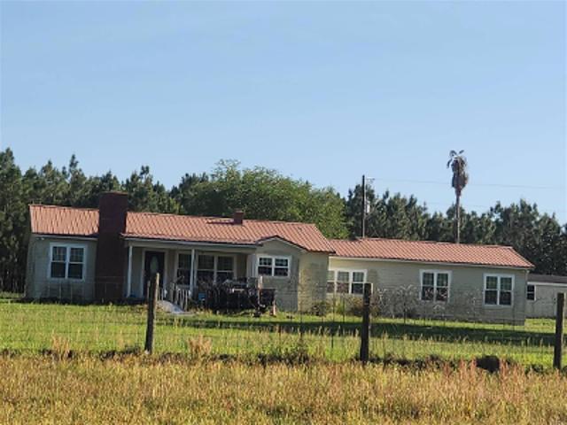 House for sale in Suwannee, Florida