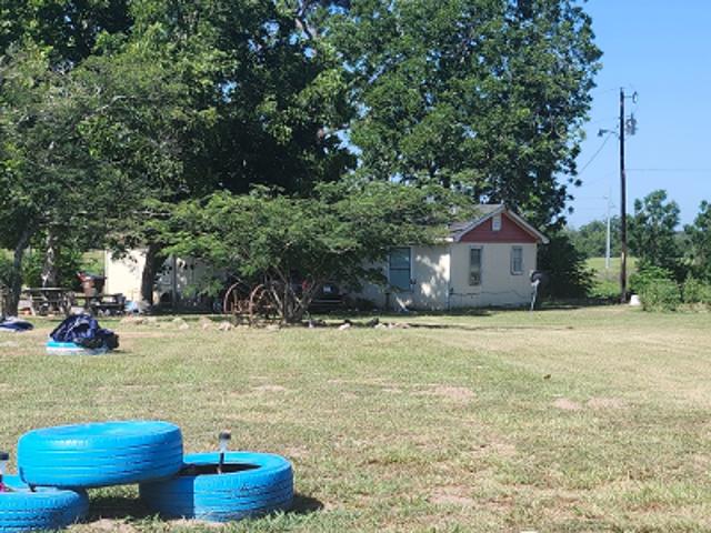 House for sale in Milam, Texas
