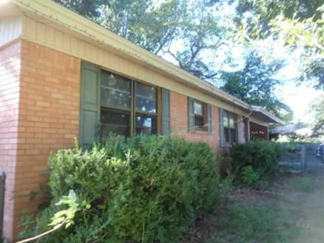 House for sale in Tyler, Smith County