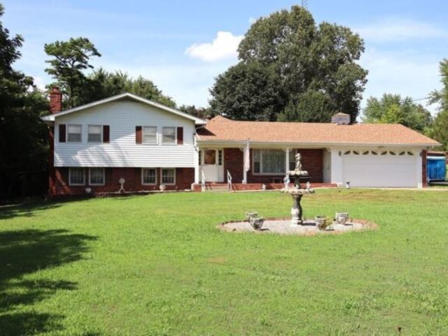 House for sale in Dexter