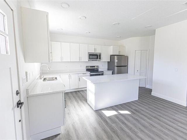 House for sale in Lake Panasoffkee, Florida