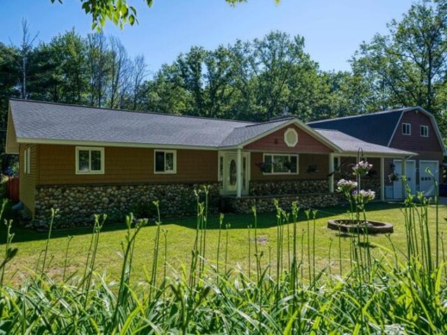 House for sale in Kalkaska