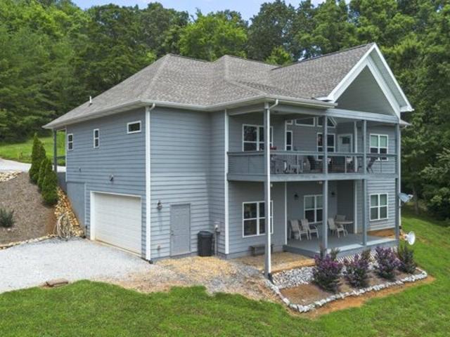 House for sale in Riceville