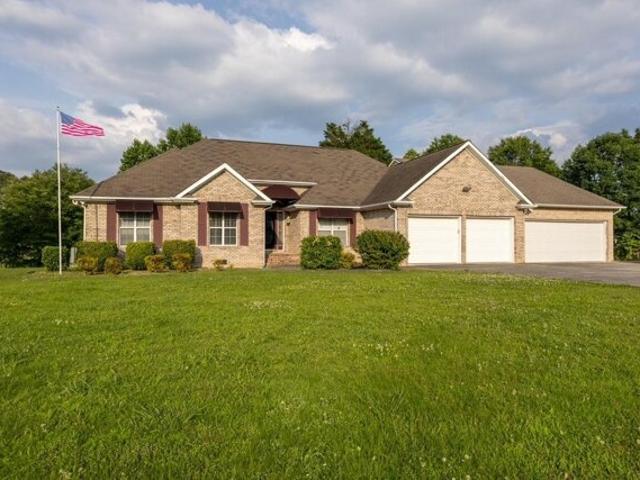 House for sale in Riceville