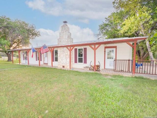 House for sale in Utopia, Texas