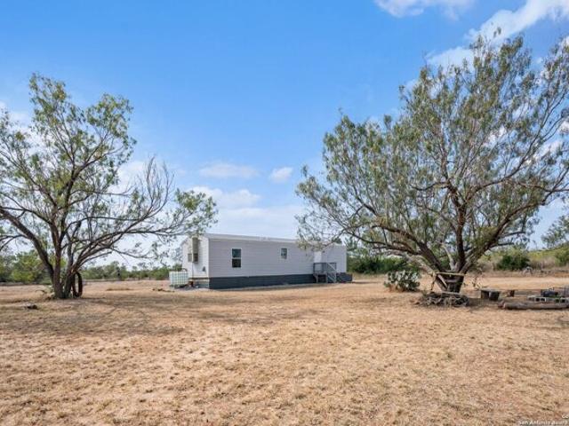 Property for sale in Yancey, Texas