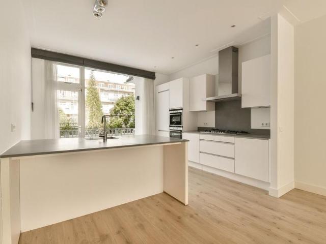 Appartement te huur in Zuid, Amsterdam