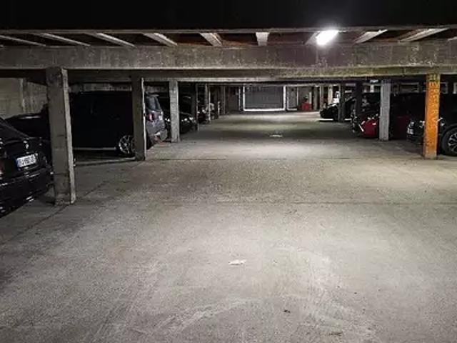 Garage vente à Nanterre, Courbevoie