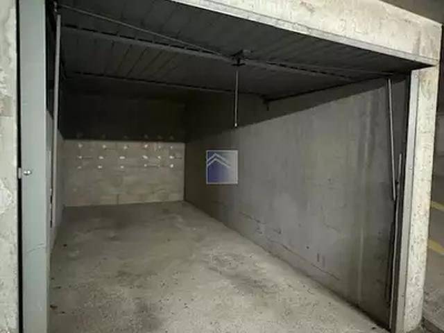Garage vente à Nanterre, Courbevoie