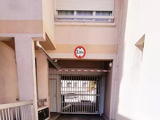 Garage vente à Nanterre, Courbevoie