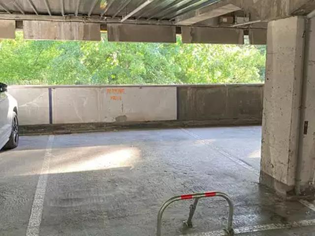 Garage vente à Nanterre, Courbevoie