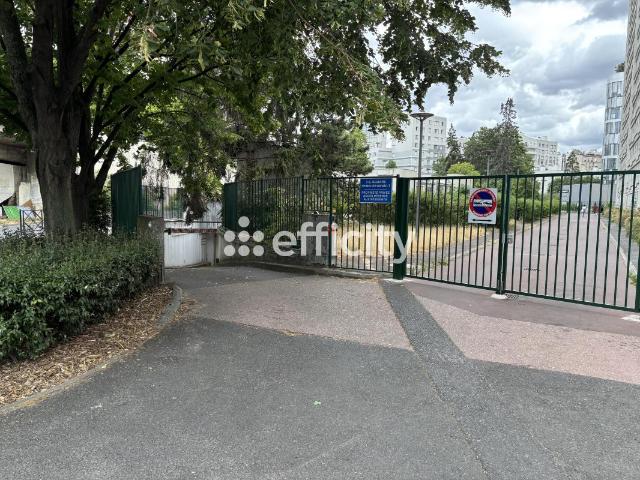 Garage vente à Nanterre, Courbevoie