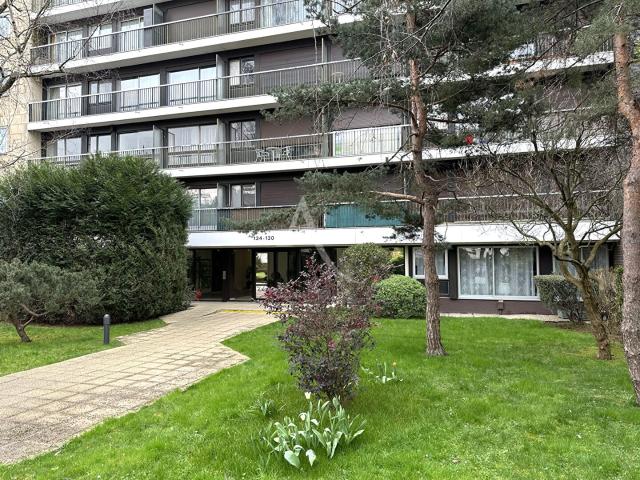 Garage vente à Nanterre, Courbevoie