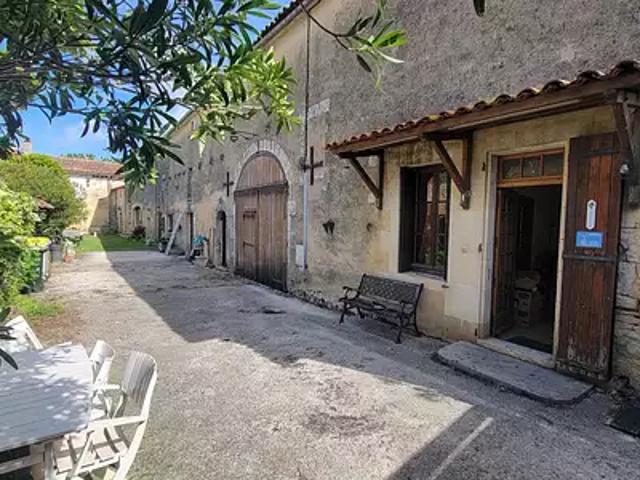 Maison vente à Confolens, Courcôme