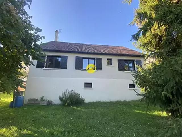 Maison vente à Saint-Amand-Montrond, Cours-les-barres