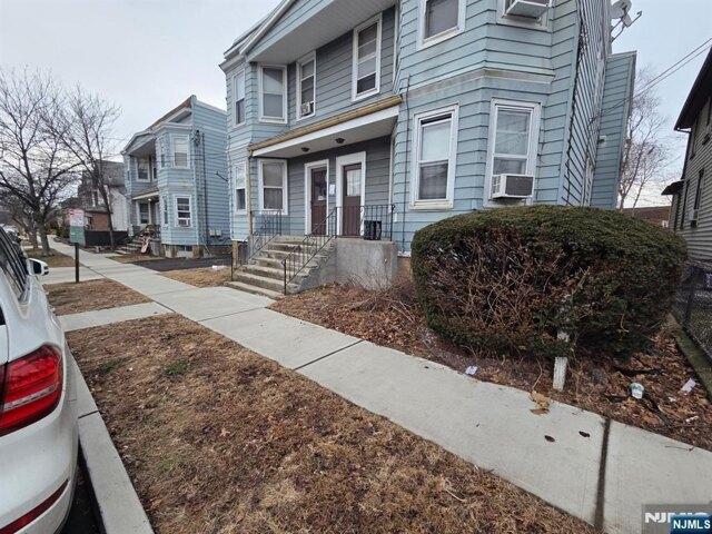 House for sale in Lyndhurst, New Jersey