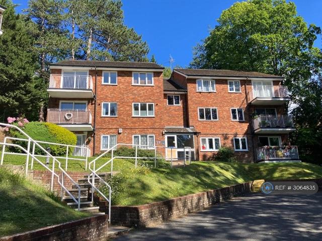 Apartment for rent in Caterham, Tandridge